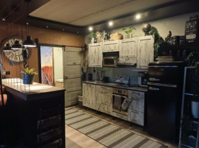 Loft by the lake asunto omakotitalon alakerrassa Ylojarvi